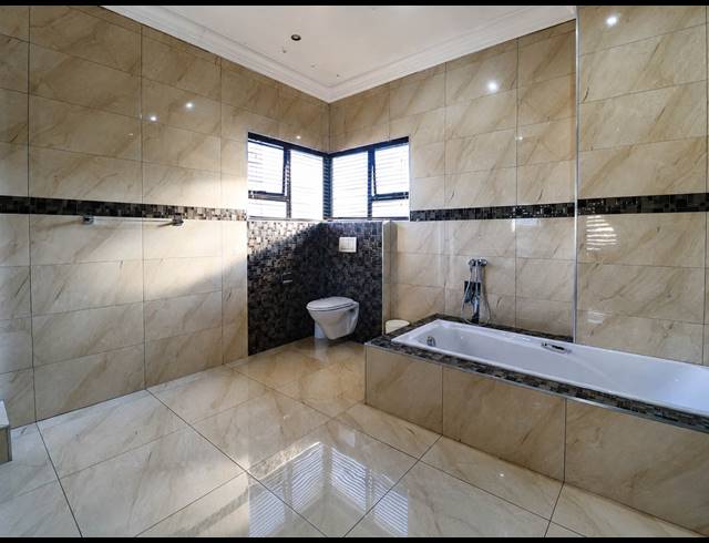 4 BEDROOM GOLF ESTATE FOR SALE IN BLUE VALLEY GOLF ESTATE